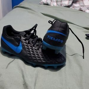 Soccer cleats